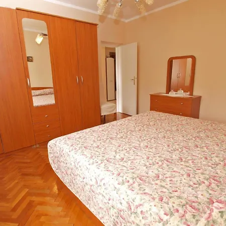 Apartment Fuer 6 Personen Ca 90 Qm In Pula, Istrien Istrische Riviera *